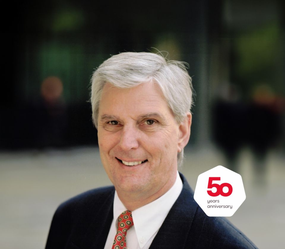 Portret Dieterja Plambecka, generalnega direktorja EOS Deutscher Inkassodienst do leta 2005