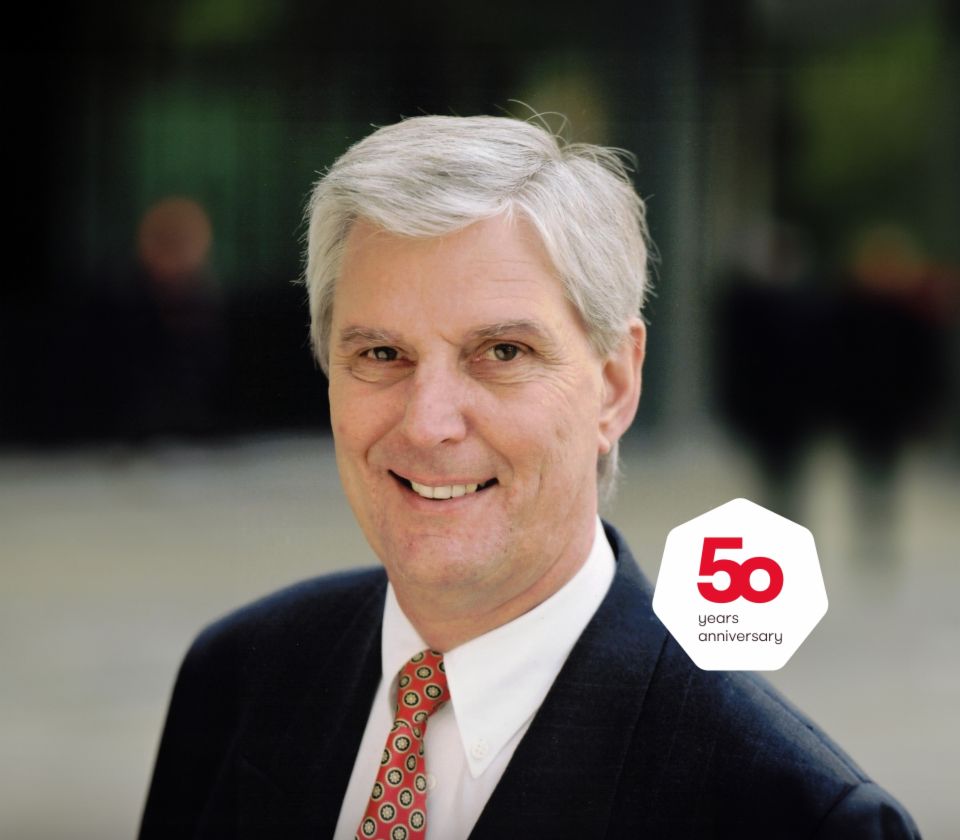 Portret Dieterja Plambecka, generalnega direktorja EOS Deutscher Inkassodienst do leta 2005