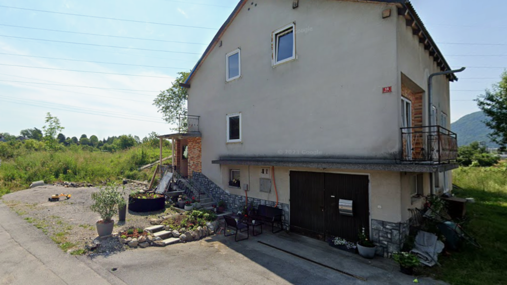 Plant, Housing, Outdoors, House, Road, Nature, City, Indoors, Cottage, Garage